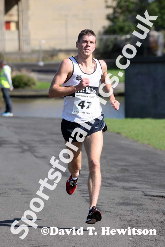 Marc Fenwick (Tyne Bridge) 4th in the Tyne Bridge Harriers Exhibition Park 5k, Newcastle.